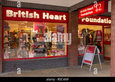 British Heart Foundation shop in Victoria Shopping Center, Crewe, Cheshire Vereinigtes Königreich Stockfoto