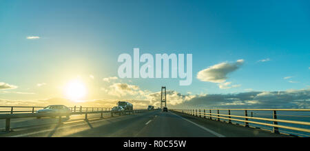 Die oeresund Brücke zwischen Schweden und Dänemark während der Überfahrt mit dem Auto im Panorama Stockfoto