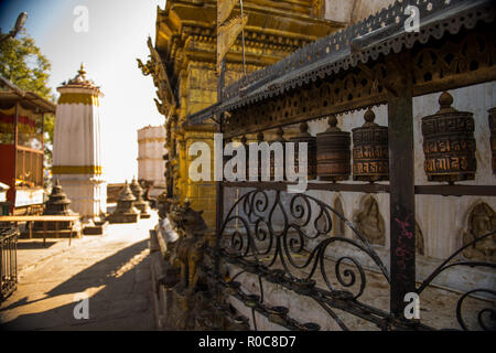 Gebetsmühlen, swayambunath oder Monkey Tempel, Weltkulturerbe der UNESCO, Kathmandu, Nepal, Asien Stockfoto