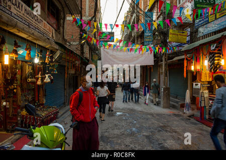 Street Scene außerhalb Swayambunath Stupa Monkey Tempel Nepal, Kathmandu Stockfoto