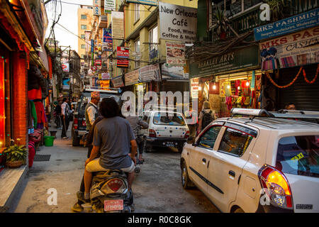 Street Scene außerhalb Swayambunath Stupa Monkey Tempel Nepal, Kathmandu Stockfoto