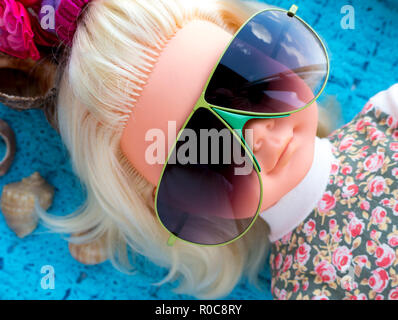 GOMEL, BELARUS - 18. AUGUST 2018: JeeVice Sonnenbrille. In Italien mit hochwertigen Materialien und viel Liebe zum Detail hergestellt. Stockfoto