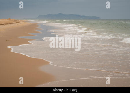 Blick auf den Eintrag Insel von Sandy Hook Beach in La Grave in der Magdalen Islands, Quebec, Kanada. Stockfoto