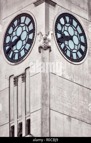 Clock Tower in Montreal, Quebec, Kanada. Nahaufnahme, Detail der Zifferblatt. Stockfoto