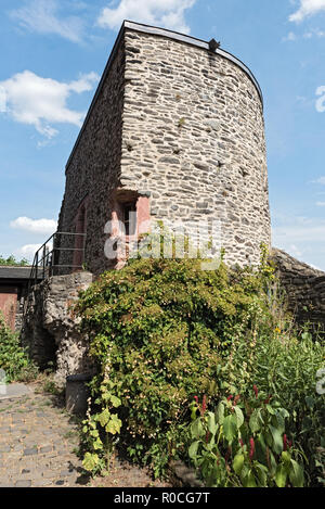 Öffentliche Garten Der justinuskirche, margarethenkirche in Hoechst, Frankfurt am Main, Deutschland. Stockfoto