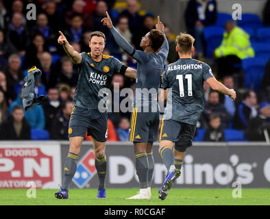 Von Leicester City Demarai Grau feiert ersten Ziel seiner Seite des Spiels zählen während der Premier League Match an der Cardiff City Stadium, Cardiff. Stockfoto