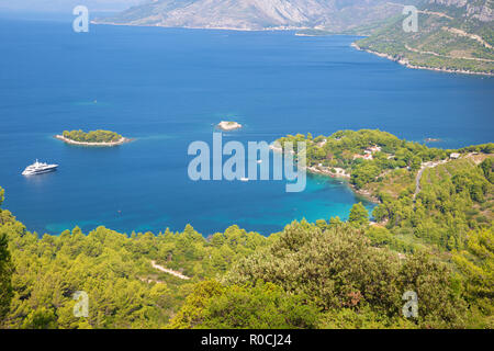 Kroatien - Die Landschaft und die Küste der Halbinsel Peliesac in der Nähe von Zuliana. Stockfoto