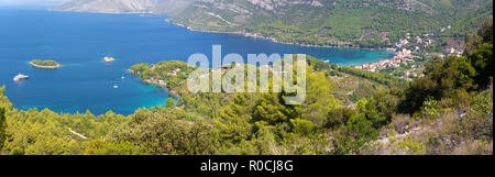 Kroatien - Die Landschaft und die Küste der Halbinsel Peliesac in der Nähe von Zuliana von Sveti Ivan Peak. Stockfoto