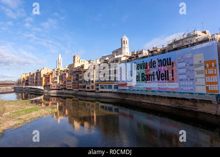 Rio Onyar Ciudad Vieja, der Altstadt mit den bunten Häusern, Girona, Katalonien, Spanien Stockfoto