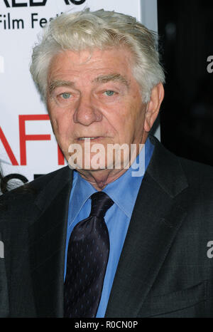 Cassell Seymour - CHE und zwei Liebende Premiere auf der Chinese Theatre in Los Angeles. SeymourCassell 71 Red Carpet Event, Vertikal, USA, Filmindustrie, Prominente, Fotografie, Bestof, Kunst, Kultur und Unterhaltung, Topix Prominente Fashion/Vertikal, Besten, Event in Hollywood Leben - Kalifornien, Roter Teppich und backstage, USA, Film, Stars, Film Stars, TV Stars, Musik, Promis, Fotografie, Bestof, Kunst, Kultur und Unterhaltung, Topix, headshot, vertikal, eine Person aus dem Jahr 2008, Anfrage tsuni@Gamma-USA.com Stockfoto