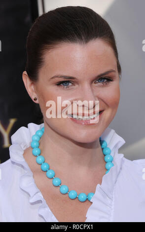 Heather Tom - Mumie - Das Grabmal des Drachenkaisers Premiere auf der Gibson Amphitheatre Theater in Los Angeles. headshot Augenkontakt lächeln TomHeather 25 Red Carpet Event, Vertikal, USA, Filmindustrie, Prominente, Fotografie, Bestof, Kunst, Kultur und Unterhaltung, Topix Prominente Fashion/Vertikal, Besten, Event in Hollywood Leben - Kalifornien, Roter Teppich und backstage, USA, Film, Stars, Film Stars, TV Stars, Musik, Promis, Fotografie, Bestof, Kunst, Kultur und Unterhaltung, Topix, headshot, vertikal, eine Person aus dem Jahr 2008, Anfrage tsuni@ Stockfoto