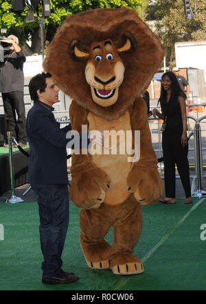 Ben Stiller - Madagascar: Escape 2 Africa Premiere an der Westwood Village Theater in Los Angeles. StillerBen 51 Red Carpet Event, Vertikal, USA, Filmindustrie, Prominente, Fotografie, Bestof, Kunst, Kultur und Unterhaltung, Topix Prominente Fashion/Vertikal, Besten, Event in Hollywood Leben - Kalifornien, Roter Teppich und backstage, USA, Film, Stars, Film Stars, TV Stars, Musik, Promis, Fotografie, Bestof, Kunst, Kultur und Unterhaltung, Topix, vertikal, eine Person aus dem Jahr 2008, Anfrage tsuni@Gamma-USA.com Mode - Volle Länge Stockfoto