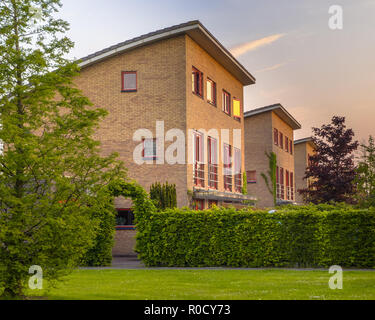 Doppelhaushälften in einer europäischen Stadt Stockfoto