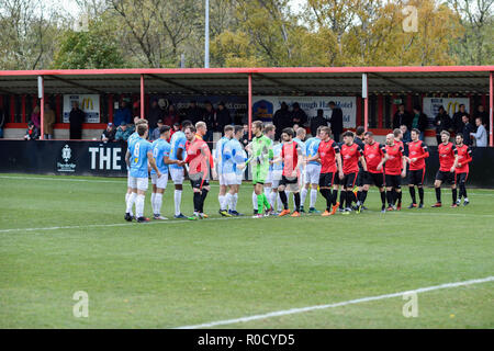 Dronfield, Derbyshire, UK: 03. November 2018. Sheffield FC die Welten der erste Fußball-Club 1857 gegründet die Welten gespielt Neueste club Ossett United im Februar 2018 spielen beide in der Evo-Stik League First Division Osten gebildet. Rund 350 nahmen an dem Spiel, die Sheffield gewann 3-0 in die Kutsche und Pferde. Credit: Ian Francis/Alamy leben Nachrichten Stockfoto