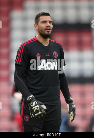 Bournemouth, UK. 03 Nov, 2018. Torwart Sergio Romero von Man Utd pre Match beim Premier League Spiel zwischen London und Manchester United am Goldsands Stadion, Bournemouth, England am 3. November 2018. Foto von Andy Rowland. (Foto darf nur für Zeitung und/oder Zeitschrift redaktionelle Zwecke. www.football-dataco.com) Credit: Andrew Rowland/Alamy leben Nachrichten Stockfoto