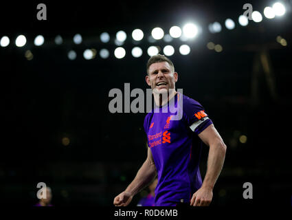 London, Großbritannien. 3. November, 2018. Liverpool ist James Milner feiert nach zählen während der Englischen Premier League Spiel zwischen Arsenal und Liverpool im Emirates Stadium in London, Großbritannien An November 3, 2018. Credit: Han Yan/Xinhua/Alamy leben Nachrichten Stockfoto