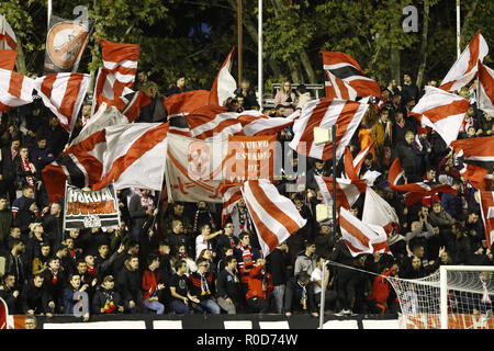 Madrid, Spanien. 3. November, 2018. Die Anhänger von Rayo Vallecano 'Bukaneros' während der Liga Match zwischen Rayo Vallecano und FC Barcelona im Estadio Vallecas in Madrid gesehen. Credit: Manu Reino/SOPA Images/ZUMA Draht/Alamy leben Nachrichten Stockfoto