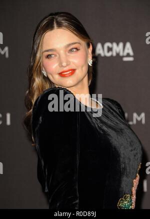 Los Angeles, CA, USA. 3. November, 2018. Miranda Kerr in der Ankunftshalle für 2018 LACMA Kunst Film Gala, Los Angeles County Museum of Art, Los Angeles, CA 3. November 2018. Credit: Elizabeth Goodenough/Everett Collection/Alamy leben Nachrichten Stockfoto