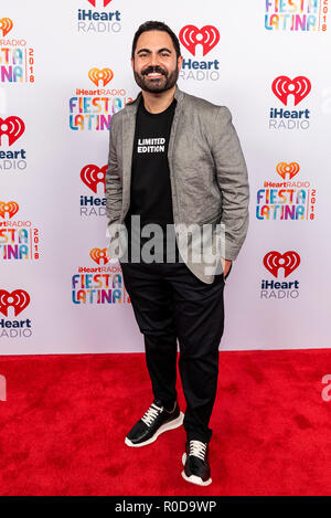 Miami, USA. 03 Nov, 2018. Enrique Santos geht den roten Teppich 2018 iHeartRadio Fiesta Latina in der American Airlines Arena in Miami am Samstag, November 3, 2018 Quelle: Das Foto Access/Alamy leben Nachrichten Stockfoto