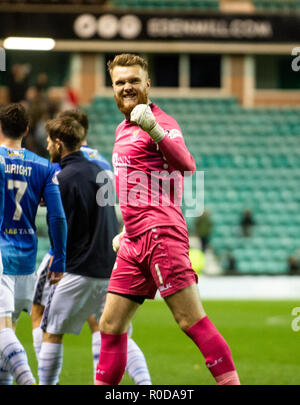 Edinburgh, Schottland, Großbritannien. 3. November 2018. Schottische Premiership - Hibernian v St Johnstone, Edinburgh, Midlothian, Großbritannien. 03,11, 2018. Bild zeigt: freut sich St Johnstone Torwart, Zander Clark, feiert seine Seite 1-0 Sieg als Hibs spielen Wirt nach St Johnstone an Ostern Road Stadium, Edinburgh Credit: Ian Jacobs/Alamy leben Nachrichten Stockfoto
