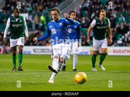 Edinburgh, Schottland, Großbritannien. 3. November 2018. Schottische Premiership - Hibernian v St Johnstone, Edinburgh, Midlothian, Großbritannien. 03,11, 2018. Bild zeigt: St Johnstone sub, Danny Swanson, vermisst eine Strafe wie Hibs spielen Wirt nach St Johnstone an Ostern Road Stadium, Edinburgh Credit: Ian Jacobs/Alamy leben Nachrichten Stockfoto