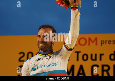 Alejandro Valverde feiert auf dem Podium, nachdem er die Le Tour de France - Saitama Kriterium 2018 Rennen am 4. November 2108 in Saitama, Japan. Credit: Mark Eite/LBA/Alamy leben Nachrichten Stockfoto