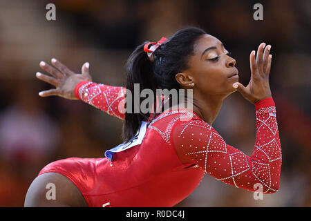 Doha, Katar. 3. November, 2018. Simone Biles (USA), 3. November 2018 - Turnen: Die 2018 Gymnastics World Championships Frauen Fußbodenübung Finale bei Aspire Dome in Doha, Katar. Credit: MATSUO. K/LBA SPORT/Alamy leben Nachrichten Stockfoto