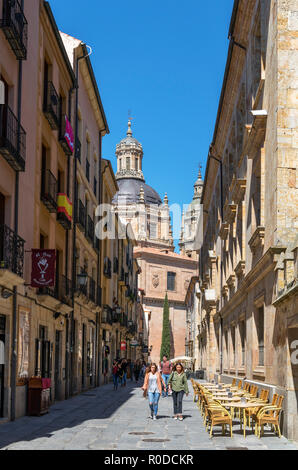 Calle Libreros an der Universität von Salamanca, Salamanca, Castilla y Leon, Spanien Stockfoto