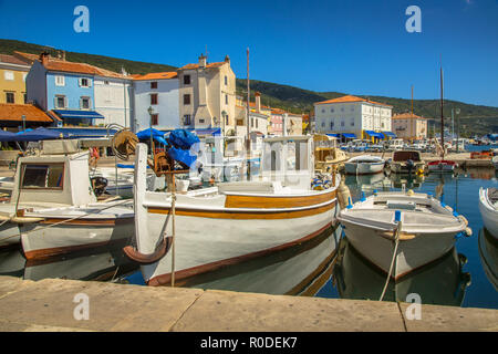 Alte hölzerne Boote in der Stadt Cres auf der Insel Cres, Kroatien Stockfoto