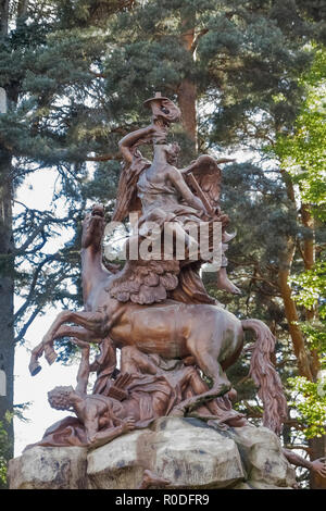 Skulptur, die der Ruhm reiten auf Pegasus Stockfoto