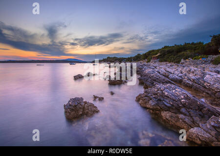 Küsten rock Regale auf der Insel Cres in der Adria, Kroatien, Europa Stockfoto