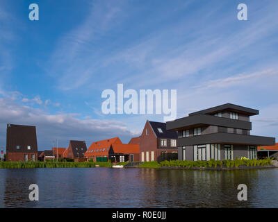 Himmel ist Clearing über dem niederländischen Wohnungsmarkt Stockfoto