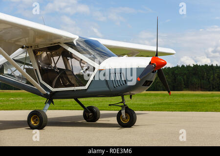 Kleines Flugzeug vor dem Take-off Stockfoto