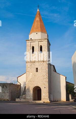 Römisch-katholische Kirche in der Altstadt von Krk, Kroatien-venezianischen Stil antiken Bau Stockfoto