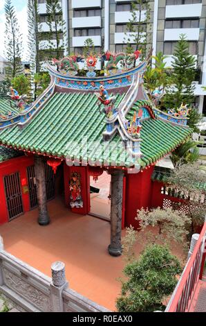 Eintritt zum historischen Tua Pek Kong chinesischen Tempel Kuching Sarawak Malaysia Stockfoto