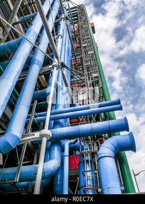 Externe bunte Metall-röhre des Centre Georges Pompidou, Paris, Frankreich Stockfoto