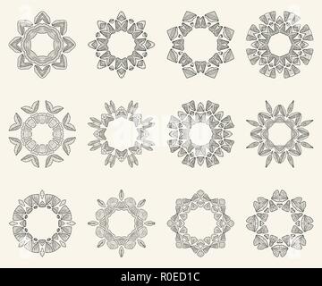 Satz von reich verzierten Mandala Symbole. Die kreisförmige Muster. Vector Illustration. Symmetrische abstrakte Objekte auf hellen Hintergrund isoliert. Ethnische dekorative Stock Vektor