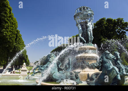 Die Fontaine de l'Observatoire im Jardin Marco Polo, südlich des Jardin du Luxembourg; Skulptur von Jean-Baptiste Carpeaux, Montparnasse, Paris. Stockfoto