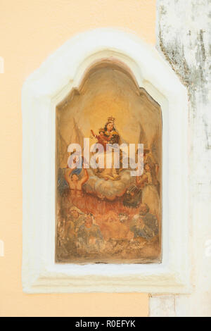 Presicce, Apulien, Italien - einem alten religiösen Zeichnung in den Straßen von Presicce Stockfoto