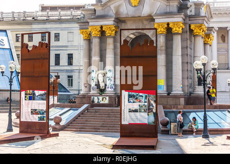 Kiew, Ukraine - 15. August 2018: Euromaidan, Installation in Erinnerung an die toten Kuzma Skrjabin und Euromaidan heros Stockfoto