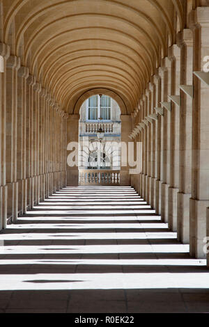 Gewölbte Gang, Grand Theatre de Bordeaux, Oper, Place de la Comedie, Bordeaux, Frankreich Stockfoto