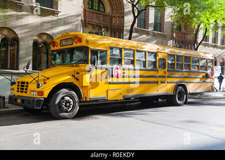 Amerikanischer Schulbus, New York City, Vereinigte Staaten von Amerika. Stockfoto