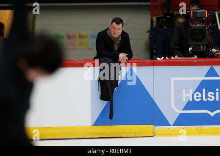 Helsinki, Finnland. 2 Nov, 2018. Brian Orser (CAN) Eiskunstlauf: ISU Grand Prix 2018/2019 "ISU-GP in Helsinki 2018" Training an der Helsinki Ice Hall in Helsinki, Finnland. Credit: mutsu Kawamori/LBA/Alamy leben Nachrichten Stockfoto