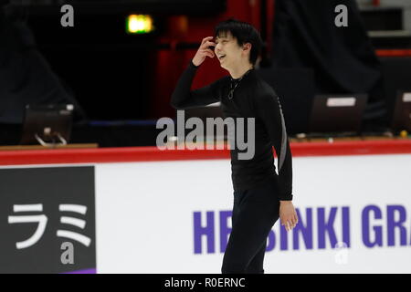 Helsinki, Finnland. 2 Nov, 2018. Yuzuru Hanyu (JPN) Eiskunstlauf: ISU Grand Prix 2018/2019 "ISU-GP in Helsinki 2018" Training an der Helsinki Ice Hall in Helsinki, Finnland. Credit: mutsu Kawamori/LBA/Alamy leben Nachrichten Stockfoto