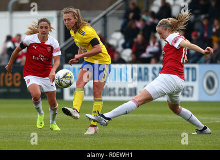 Borehamwood, Großbritannien. 4. Nov 2018. Charlie Wellings von Birmingham City Frauen (Gelb) während der Frauen Super League Spiel zwischen Arsenal und Birmingham City Frauen an Langeweile Holz, Langeweile Holz, England am 04. Nov 2018. Kredit Aktion Foto Sport Foto Credit: Action Sport / alamy Leben Nachrichten Stockfoto