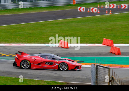 Monza, Italien. 4. Nov 2018. Ferrari World Championship 2018, Finale: FXX Monza Eni Stromkreis Credit: Italienische Landschaften/Alamy leben Nachrichten Stockfoto