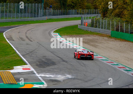 Monza, Italien. 4. Nov 2018. Ferrari World Championship 2018, Finale: FXX Monza Eni Stromkreis Credit: Italienische Landschaften/Alamy leben Nachrichten Stockfoto