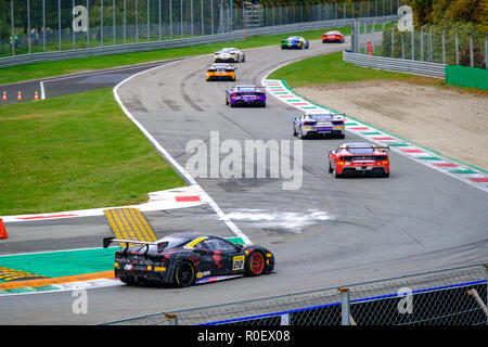 Monza, Italien. 4. Nov 2018. Ferrari World Championship 2018, Finale: FXX Monza Eni Stromkreis Credit: Italienische Landschaften/Alamy leben Nachrichten Stockfoto