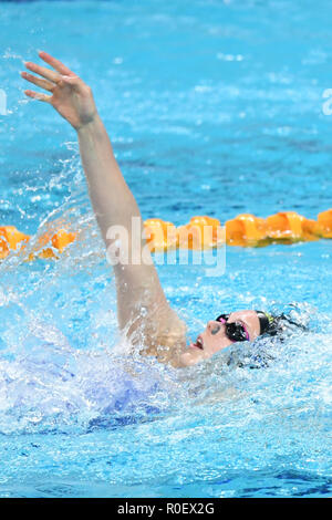 Peking, China. 4 Nov, 2018. Minna Atherton Australien konkurriert während der Frauen 200 m Ruecken final bei FINA Swimming World Cup 2018 in Peking, China, November 4, 2018. Credit: Ju Huanzong/Xinhua/Alamy leben Nachrichten Stockfoto