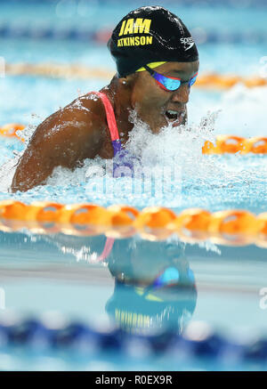 Peking, China. 4 Nov, 2018. Alia Atkinson von Jamaika konkurriert während der Frauen 50m Brust Finale bei FINA Swimming World Cup 2018 in Peking, China, November 4, 2018. Credit: Jia Haocheng/Xinhua/Alamy leben Nachrichten Stockfoto